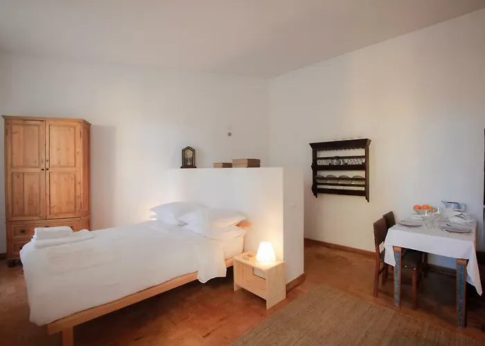 Traditional In Alfama Apartment