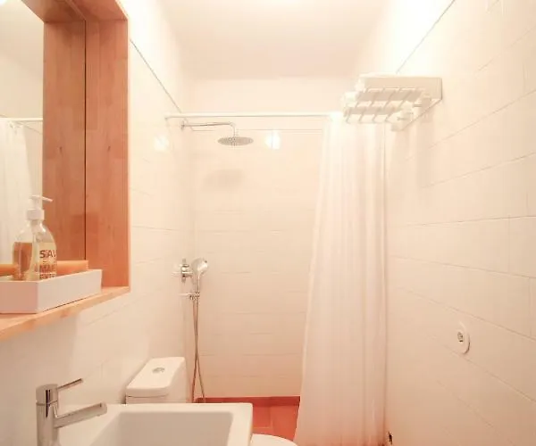 Traditional In Alfama Apartment *